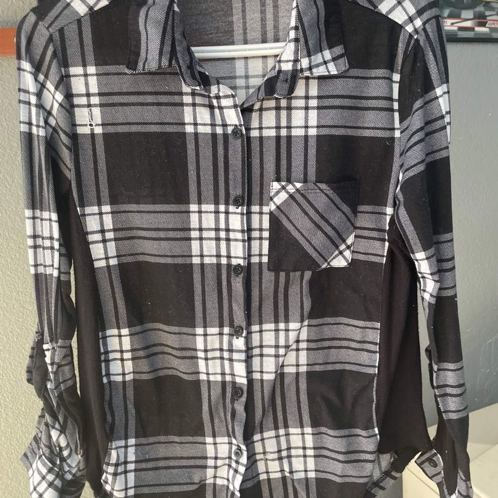 Black and white flannel long sleeve shirt size large